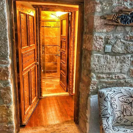 Stone&wood House Otel