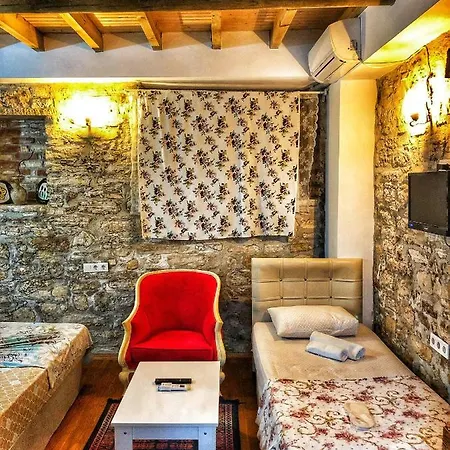 Otel Stone&wood House *